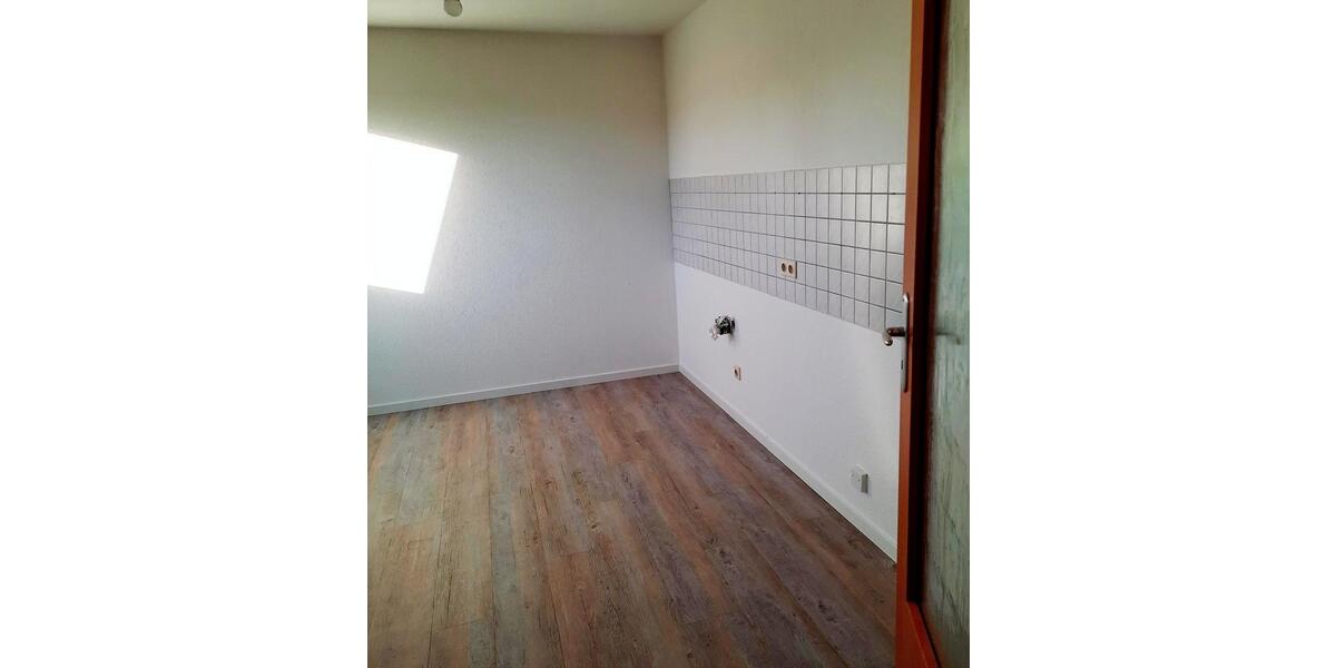 Dachgeschoßwohnung Neustadt in Sachsen - 2 Zimmer, 68 m&sup2;, 420&euro; | Angebot:24247773