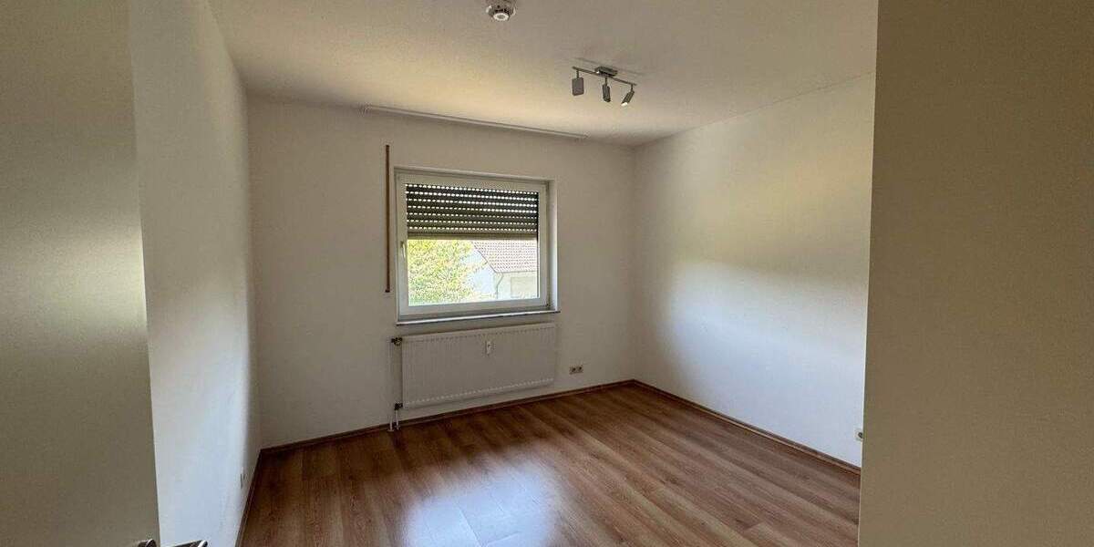Reihenmittelhaus Binsfeld - 4 Zimmer, 129 m&sup2;, 1.036&euro; | Angebot:25800423