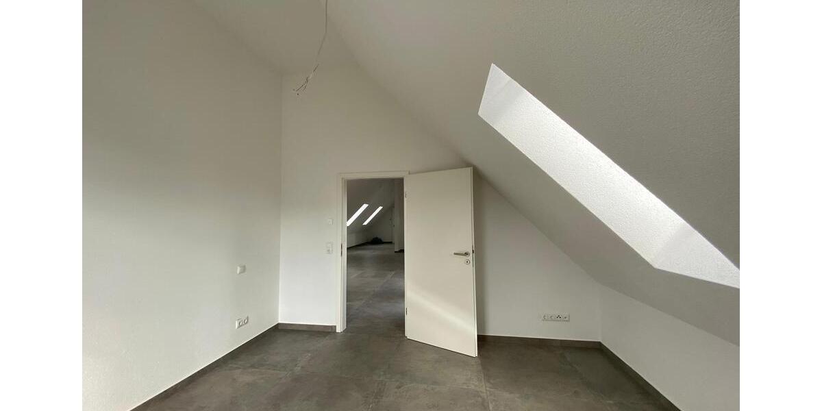 Dachgeschoßwohnung Elsenfeld - 3 Zimmer, 82 m&sup2;, 1.200&euro; | Angebot:24440440