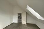Ihre neue Wohnung: großzügige 3-Zimmer-Dachgeschoss-Wohnung mit Einbauküche 3 zimmer