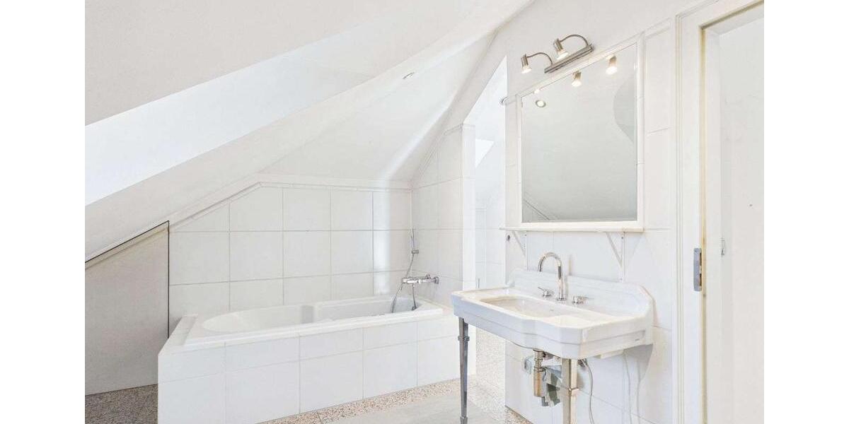 Dachgeschoßwohnung Regensburg Das Dörnberg - 2 Zimmer, 122 m&sup2;, 1.500&euro; | Angebot:26432751