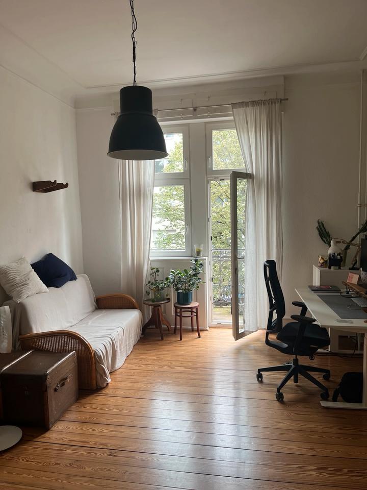 Untermiete AltbauWohnung mit 3 Zimmern & Balkons
