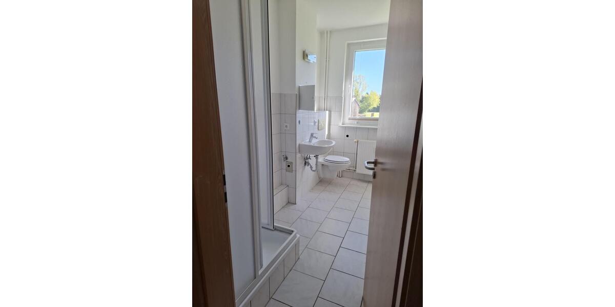 Erdgeschoßwohnung Borrentin - 6 Zimmer, 126 m&sup2;, 630&euro; | Angebot:26476021