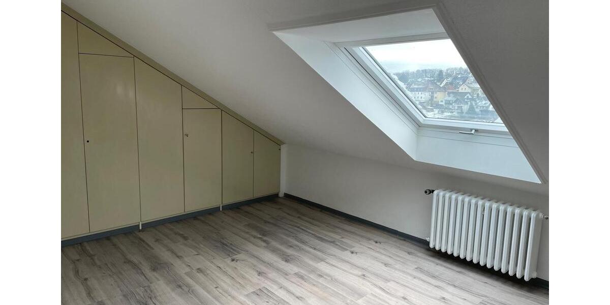 Etagenwohnung Bad Hersfeld - 4 Zimmer, 90 m&sup2;, 1.000&euro; | Angebot:25639132