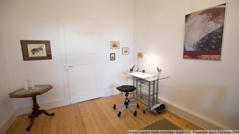 Liebevoll möblierte Wohnung mit 2 Balkonen für 2 - 12 Monate in der Wiehre 3 zimmer