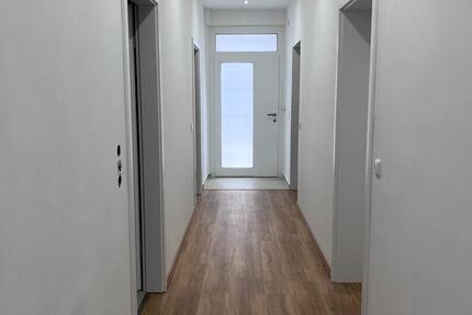 Wohnung Neunkirchen Heinitz - 3 Zimmer, 102 m&sup2;, 950&euro; | Angebot:24385414