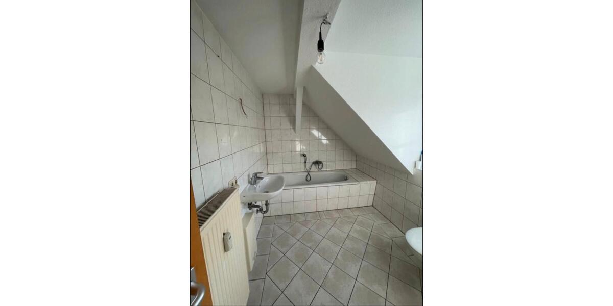 Dachgeschoßwohnung Schmalkalden - 2 Zimmer, 46 m&sup2;, 320&euro; | Angebot:26248201