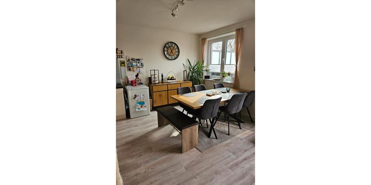 Etagenwohnung Uetersen - 2 Zimmer, 92 m&sup2;, 975&euro; | Angebot:26557162