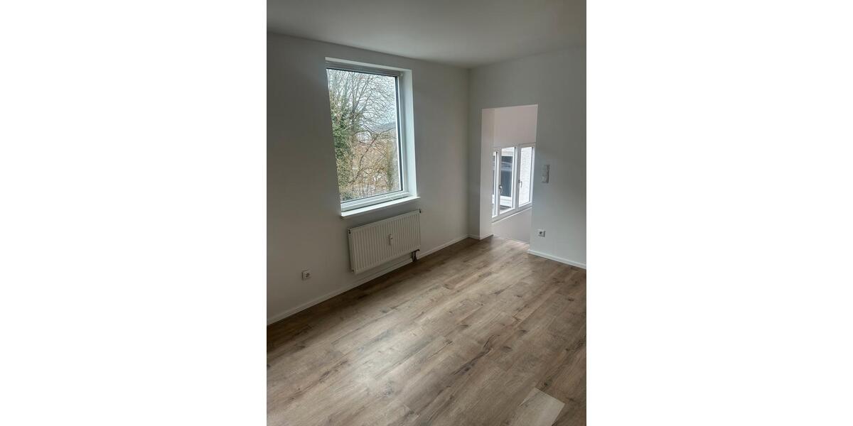 Etagenwohnung Neuötting - 3.5 Zimmer, 123 m&sup2;, 1.290&euro; | Angebot:26013047