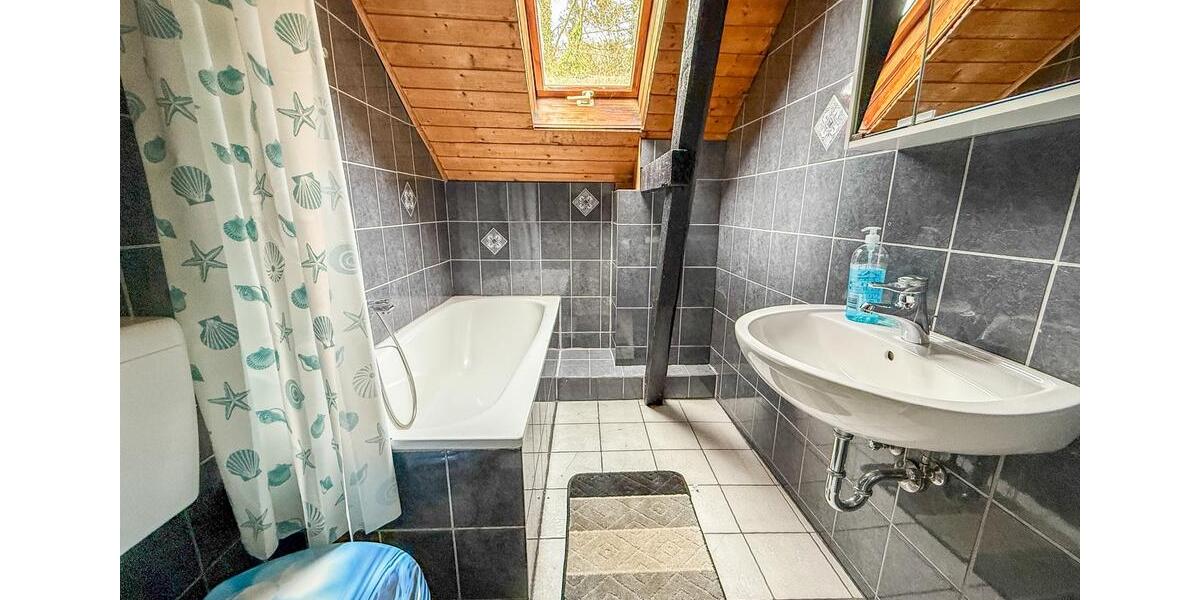Wohnen auf Zeit Werdohl - 8 Zimmer, 180 m&sup2;, 12&euro; | Angebot:26127807