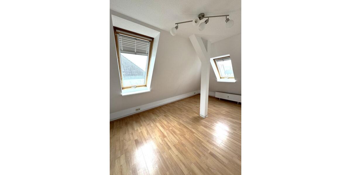 Dachgeschoßwohnung Barth - 2 Zimmer, 30 m&sup2;, 330&euro; | Angebot:24841242