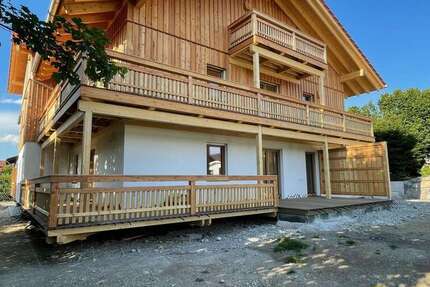 Wohnung zum Mieten in Waakirchen 2.490 € 141.98 m²