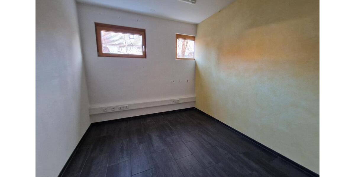 Gewerbeobjekt Reutlingen Altenburg - 2.100&euro; | Angebot:24642583