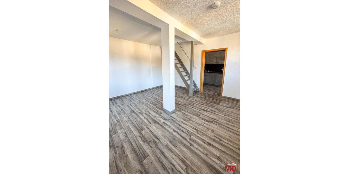 Dachgeschoßwohnung Oelsnitz (Erzgebirge) - 5 Zimmer, 95 m&sup2;, 550&euro; | Angebot:26152231