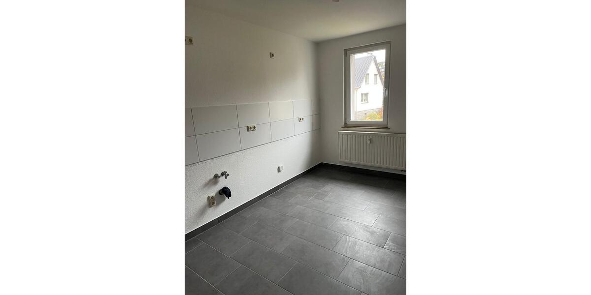 Dachgeschoßwohnung Stollberg (Erzgebirge) - 3 Zimmer, 80 m&sup2;, 560&euro; | Angebot:25171994