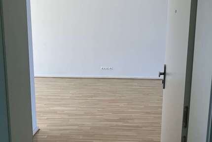 Wohnung Berlin Lichtenberg - 4 Zimmer, 125 m&sup2;, 1.750&euro; | Angebot:26073724