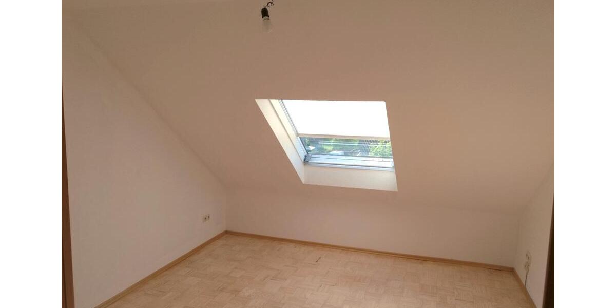Dachgeschoßwohnung Schlüchtern - 4 Zimmer, 125 m&sup2;, 950&euro; | Angebot:26620839