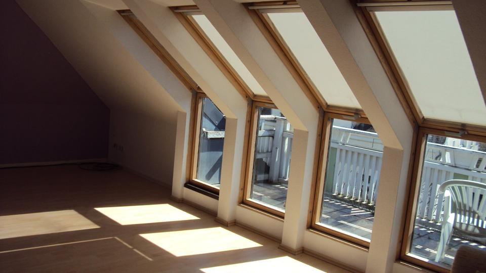 Dachgeschoßwohnung Rodewisch - 2.5 Zimmer, 65 m&sup2;, 470&euro; | Angebot:26299934