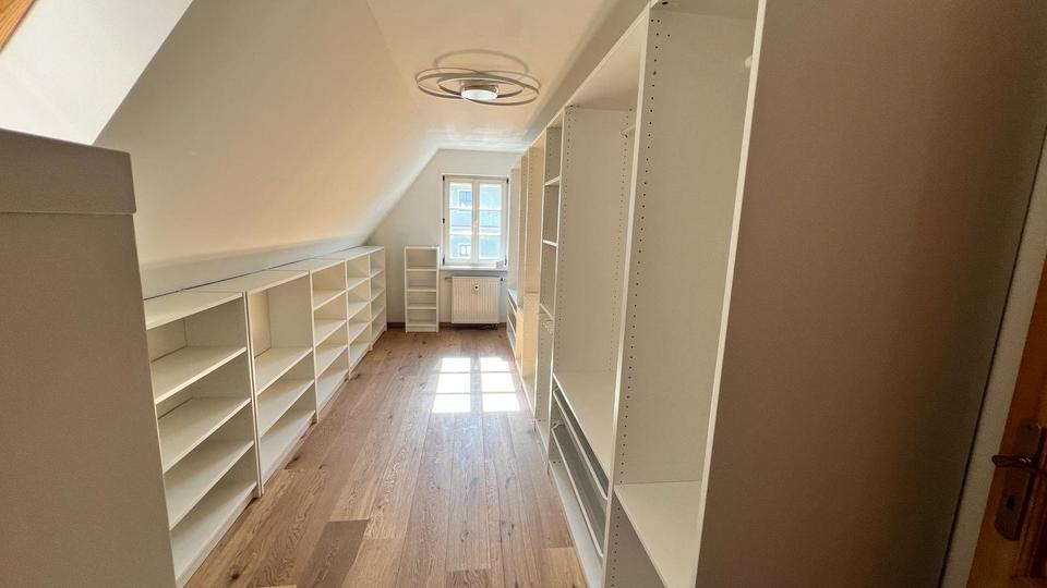 7 Zimmer Wohnung mit Balkon im Zentrum von Neustadt 7 zimmer