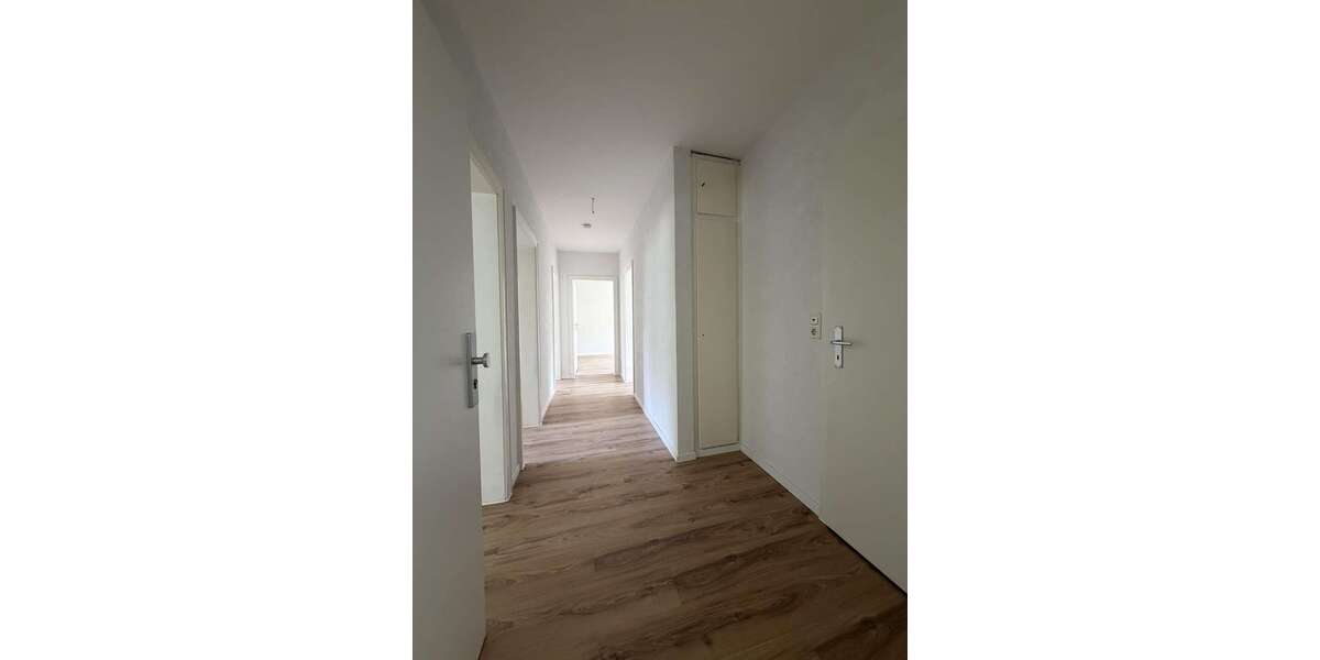 Etagenwohnung Nienburg - 4 Zimmer, 80 m&sup2;, 680&euro; | Angebot:26901578