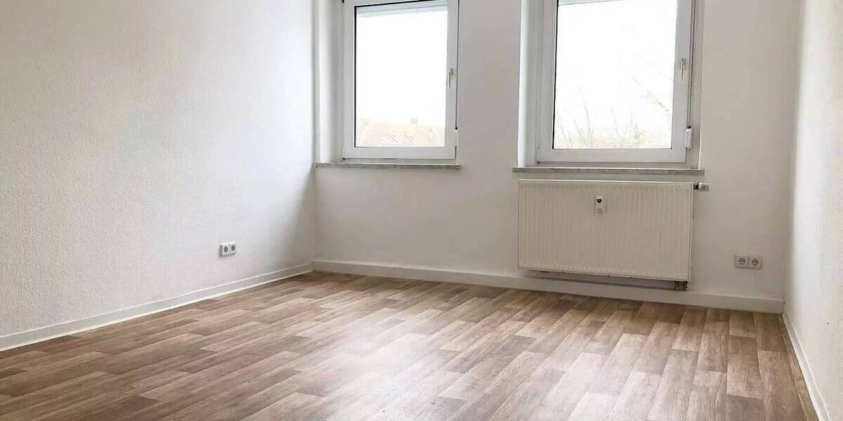 Etagenwohnung Riesa Pausitzer Delle - 4 Zimmer, 76 m&sup2;, 449&euro; | Angebot:26418868