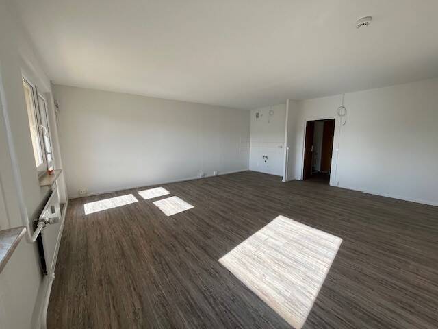 Etagenwohnung Zwickau Neuplanitz - 4 Zimmer, 85 m&sup2;, 500&euro; | Angebot:26673963