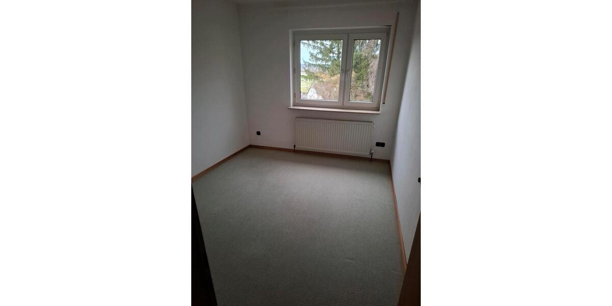 Etagenwohnung Hungen - 4 Zimmer, 100 m&sup2;, 1.050&euro; | Angebot:26234370