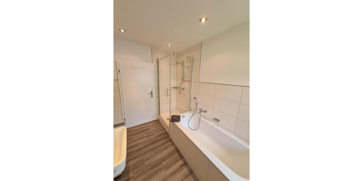 Wohnen auf Zeit Plettenberg - 4 Zimmer, 100 m&sup2;, 12&euro; | Angebot:24408848