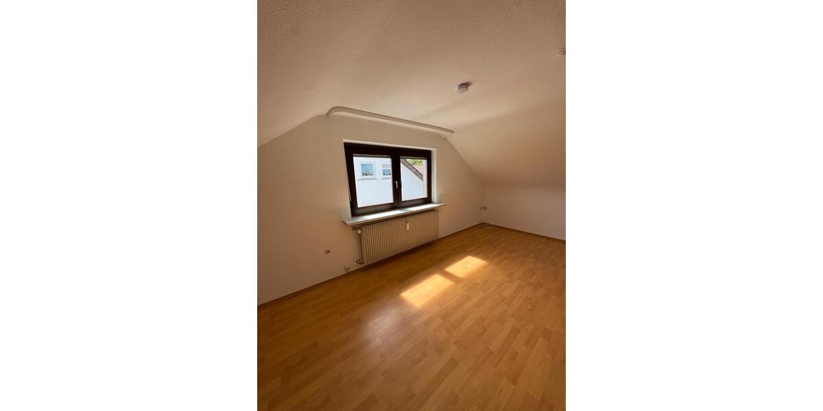 Dachgeschoßwohnung Leinfelden-Echterdingen Echterdingen - 2 Zimmer, 54 m&sup2;, 700&euro; | Angebot:26615046