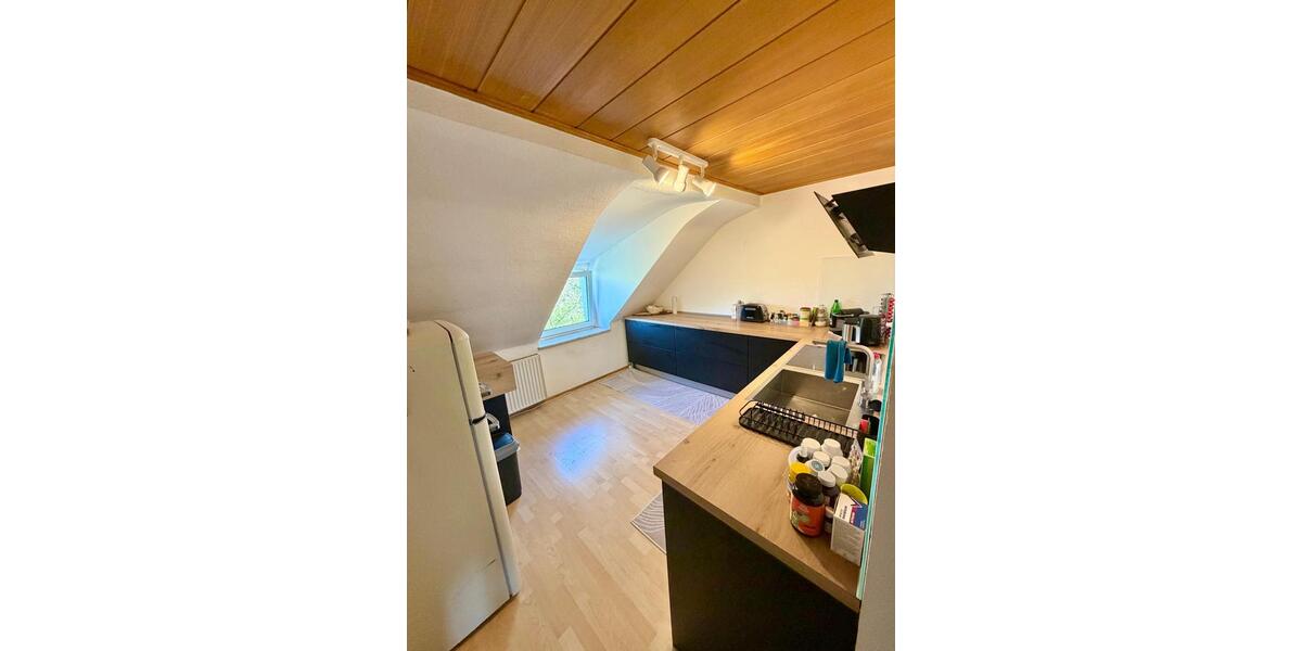 Dachgeschoßwohnung Duisburg - 3 Zimmer, 70 m&sup2;, 900&euro; | Angebot:26546138