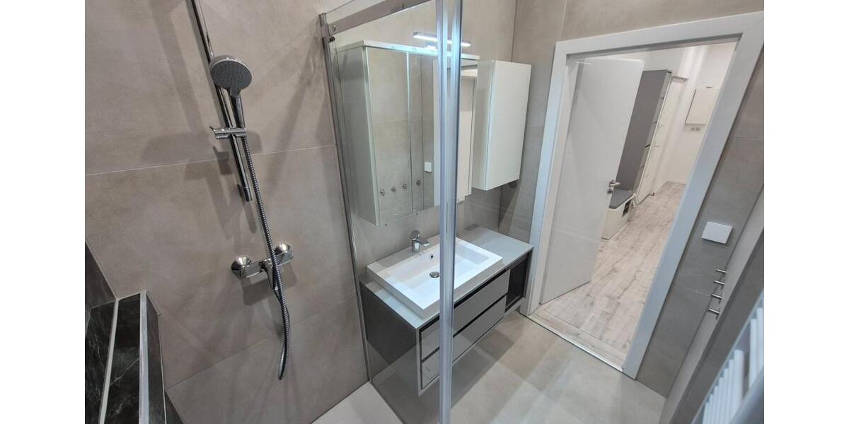 WG Zimmer in 4er WG. Voll möbliert. Renoviert 4 zimmer