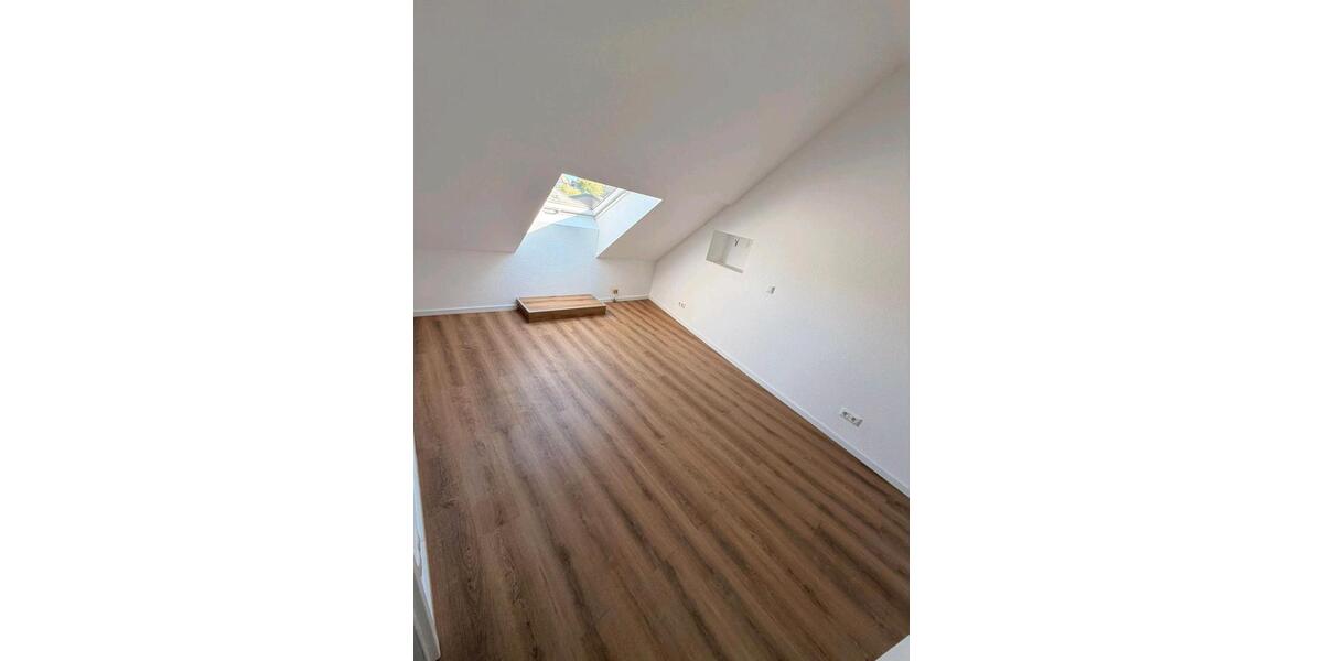 Dachgeschoßwohnung Würselen - 3 Zimmer, 68 m&sup2;, 980&euro; | Angebot:26635271