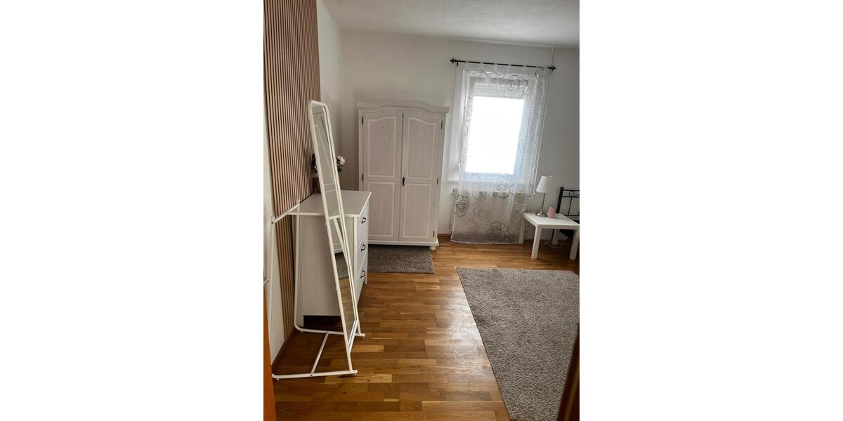 Wohnen auf Zeit Villingen-Schwenningen Schwenningen - 5 Zimmer, 16 m&sup2;, 380&euro; | Angebot:26257836