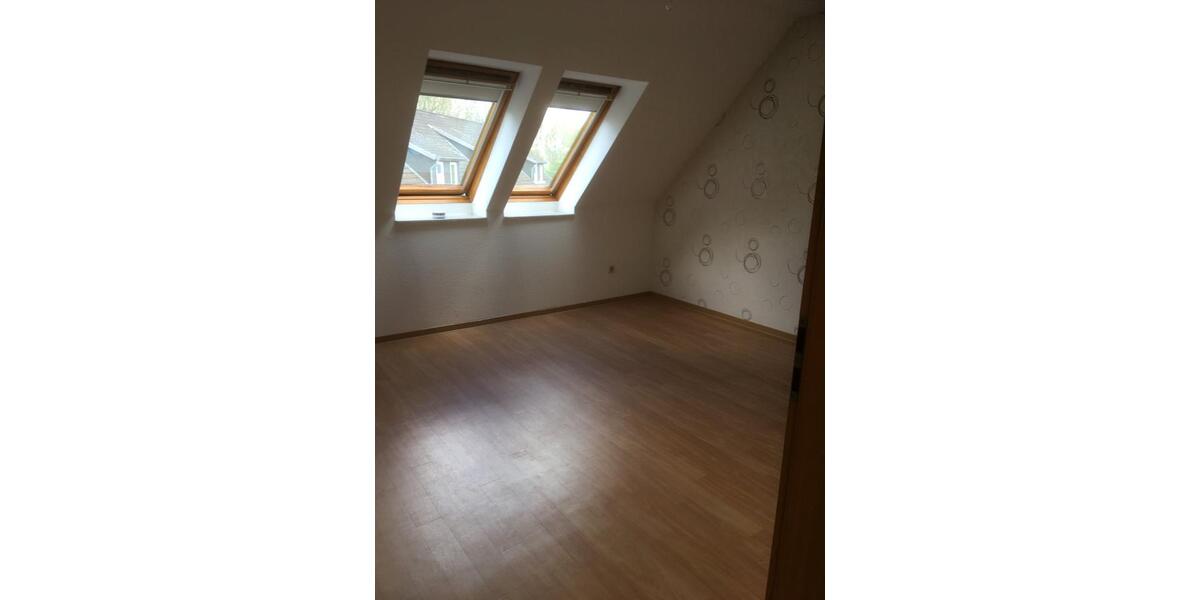 Dachgeschoßwohnung Hemmoor - 3 Zimmer, 75 m&sup2;, 690&euro; | Angebot:24611059