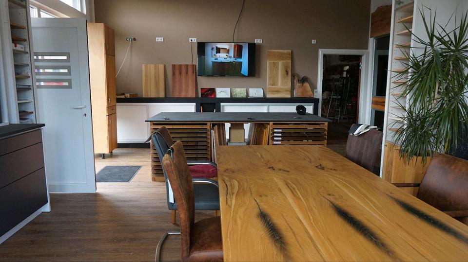 Produktionshalle Werkstatt Schreinerei mit Büro und Ausstellung zimmer