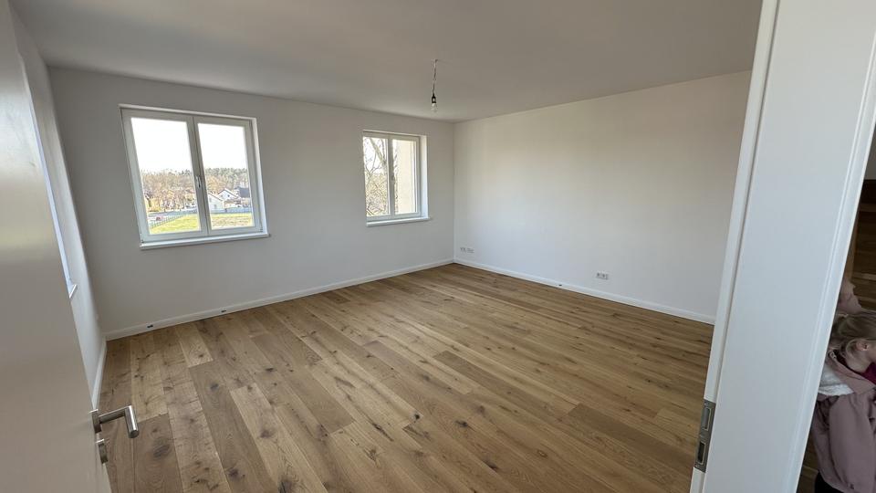 Einfamilienhaus Ludwigsfelde - 3 Zimmer, 141 m&sup2;, 1.960&euro; | Angebot:23081568