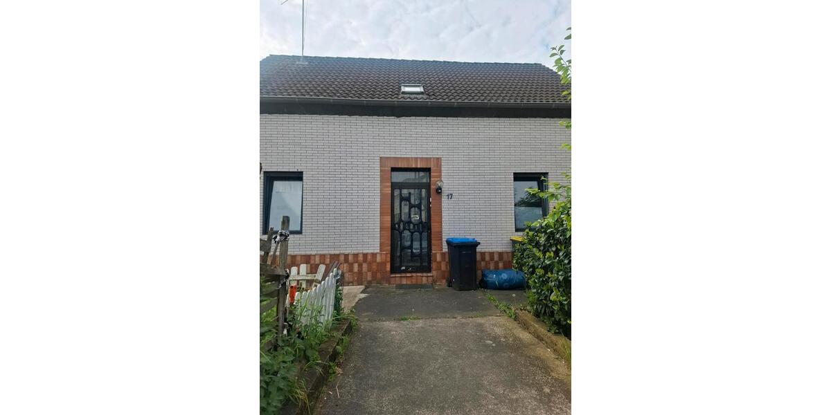 Etagenwohnung Frechen - 7 Zimmer, 150 m&sup2;, 2.200&euro; | Angebot:26498588