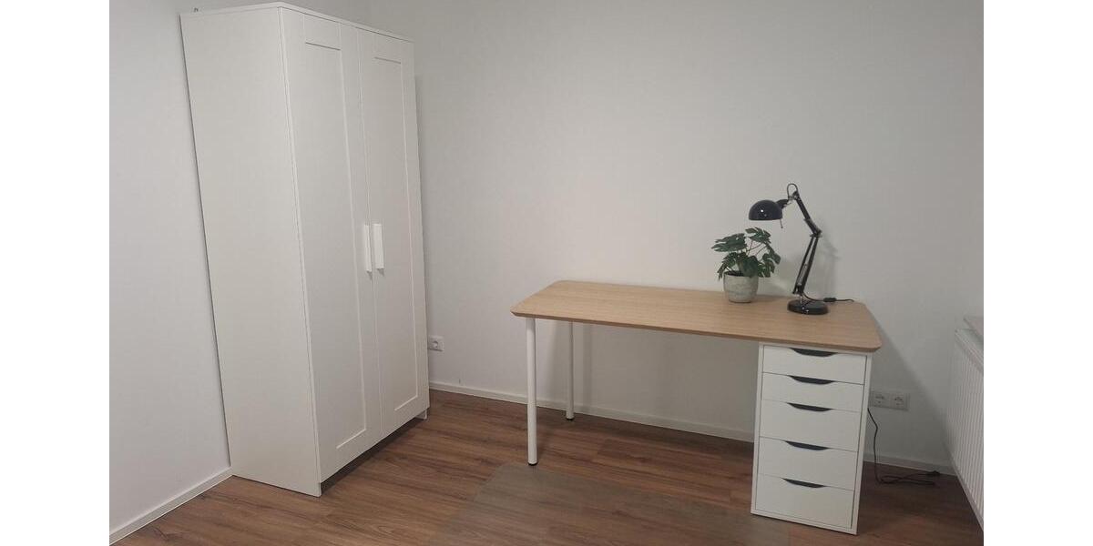 Wohnen auf Zeit Neumünster - 4 Zimmer, 12 m&sup2;, 440&euro; | Angebot:25303662