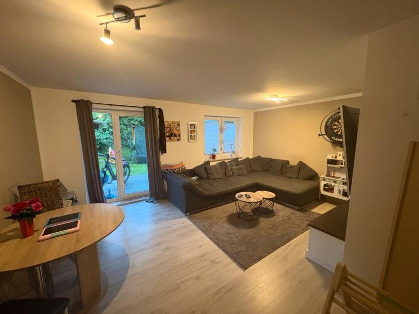 Schöne 3 Zimmer Wohnung mit Garten & Garage (WBS) zum 15.09