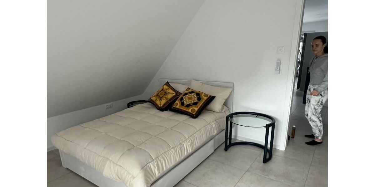 Moderne hochwertige 3-Zimmer-Neubau-Wohnung. möbiliert, evt. noch Platz für eigene Möbel. Ideal für Berufspendler oder befristetes Wohnen - Etagenwohnung Geestland Langen | Angebot:26923331