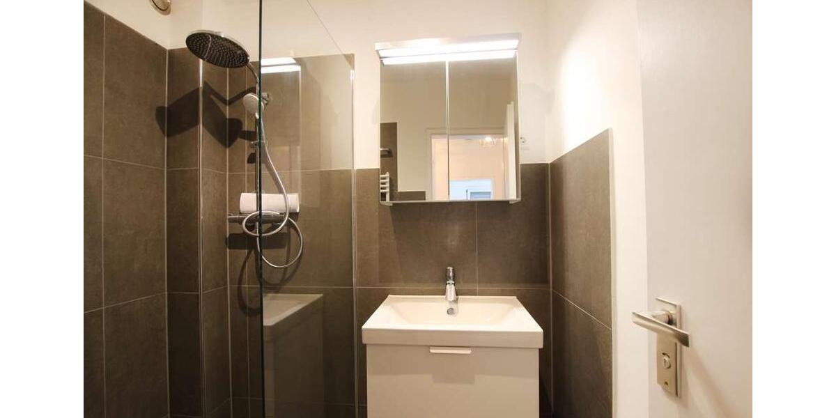 Terrassentraum: Gemütliche Wohlfühlwohnung mit großer Terrasse, nahe Bosch, Porsche, Trumpf. 2 zimmer