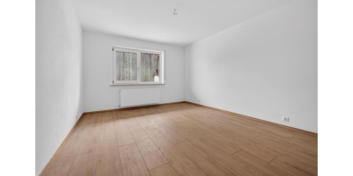 Hochparterre Zandt - 4 Zimmer, 102 m&sup2;, 820&euro; | Angebot:25931429