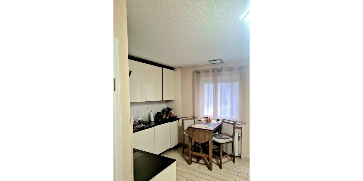 Hochparterre Wiesbaden Nordost - 3 Zimmer, 89 m&sup2;, 1.920&euro; | Angebot:25044786