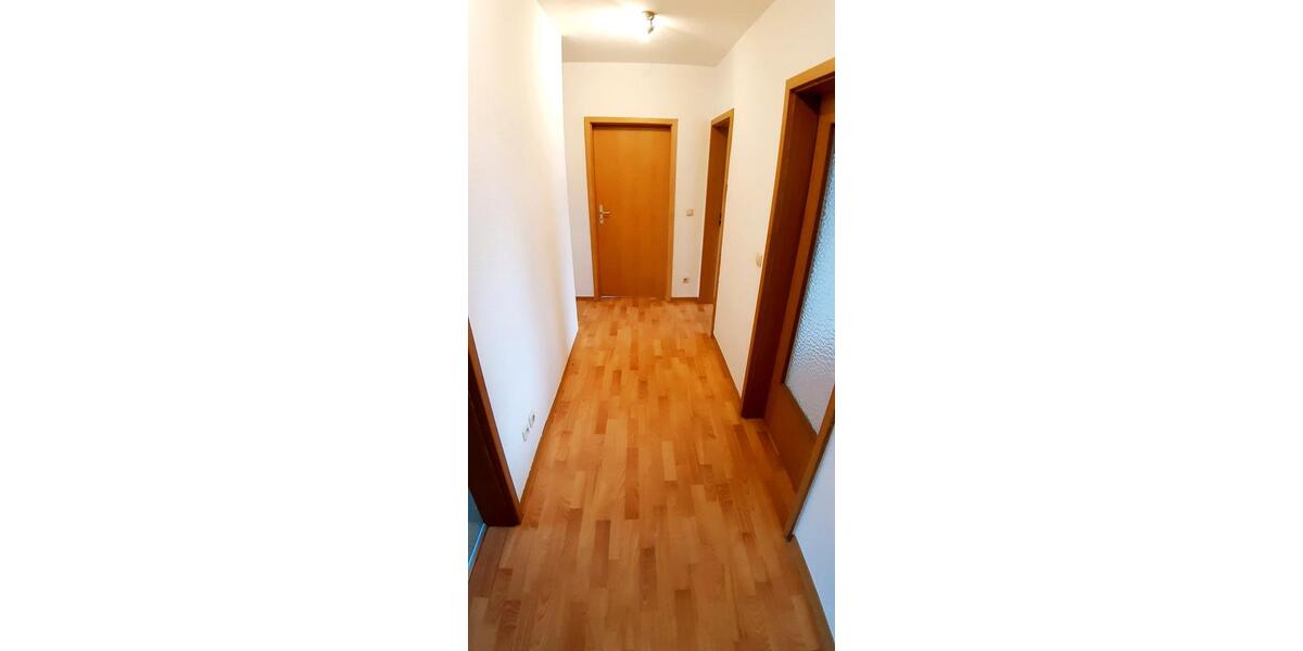 Gemütliche 3-Raum-Wohnung im 1. Obergeschoss zu vermieten. 3 zimmer