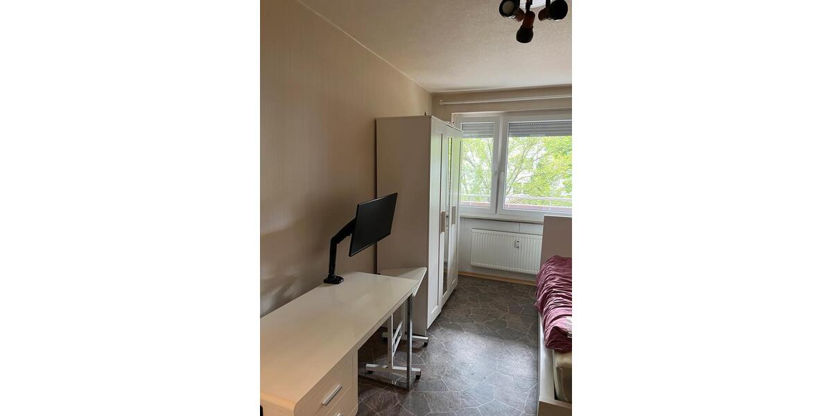 Wohnen auf Zeit Metzingen - 11 Zimmer, 85 m&sup2;, 485&euro; | Angebot:26677518