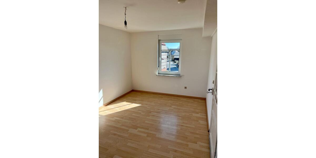 Etagenwohnung Amöneburg - 4 Zimmer, 100 m&sup2;, 900&euro; | Angebot:26624530