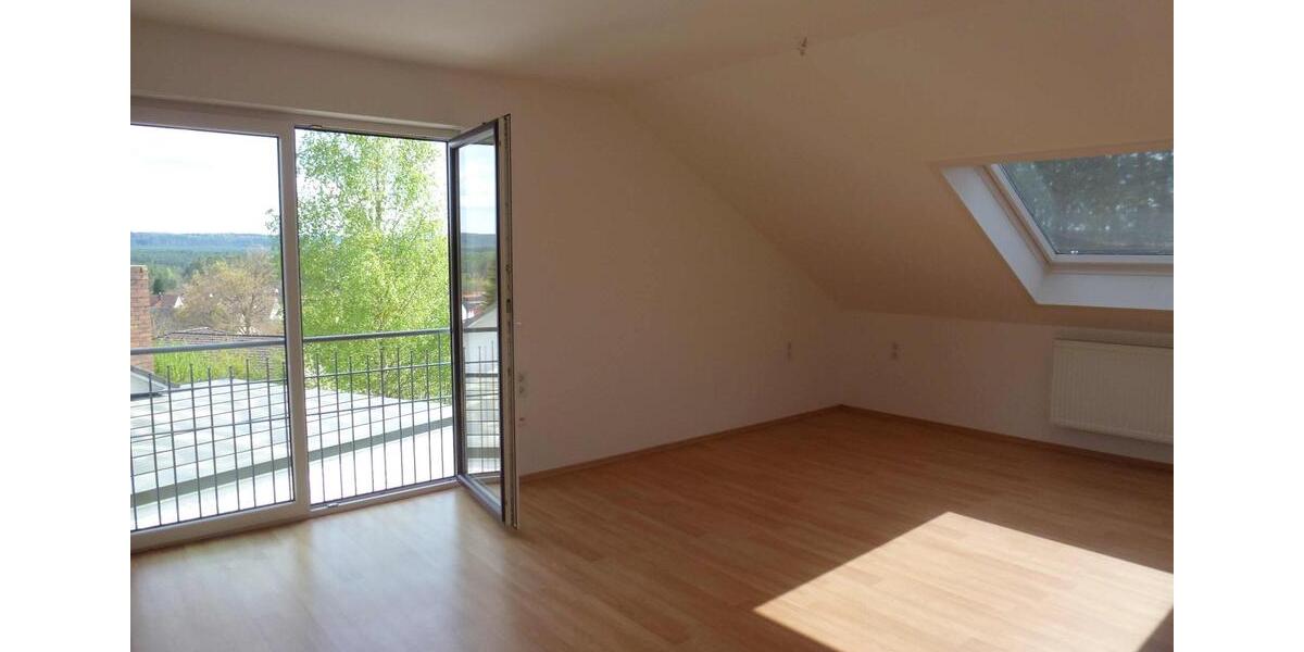 Dachgeschoßwohnung Röttenbach - 2 Zimmer, 79 m&sup2;, 640&euro; | Angebot:26129629