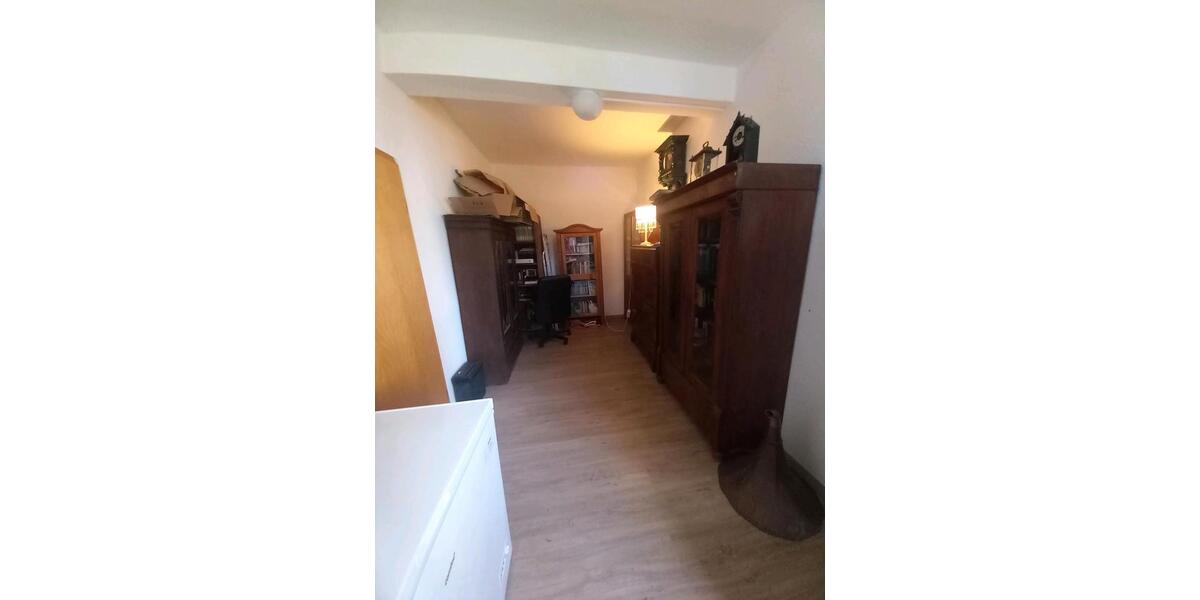 Erdgeschoßwohnung Bad Emstal - 4 Zimmer, 100 m&sup2;, 950&euro; | Angebot:26649794