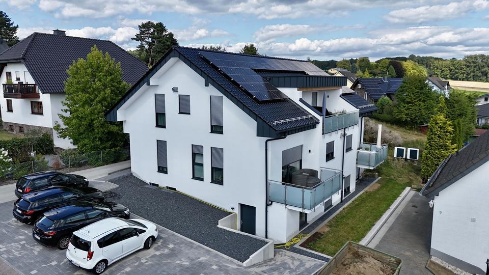 Neubau 4-Zimmer Dachgeschoßwohnung mit großem Balkon und Blick ins Grüne