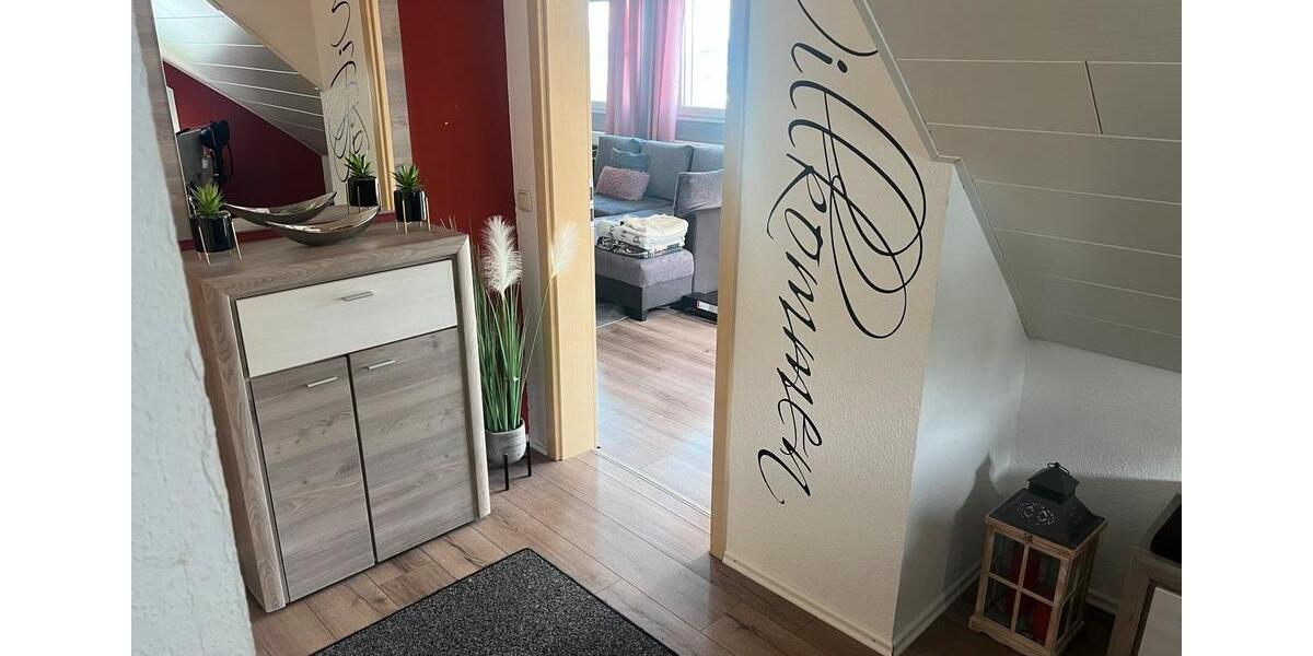 Dachgeschoßwohnung Lindlar - 3 Zimmer, 95 m&sup2;, 800&euro; | Angebot:26670821